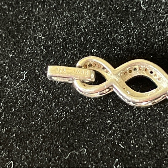 925 JWBR Silver, Blue & White Diamond Chip Twist Pendant- One Missing Stone - Picture 5 of 8